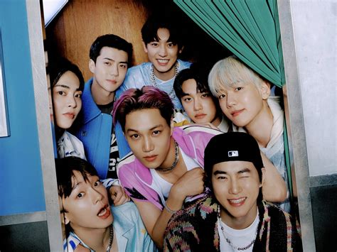 EXO .